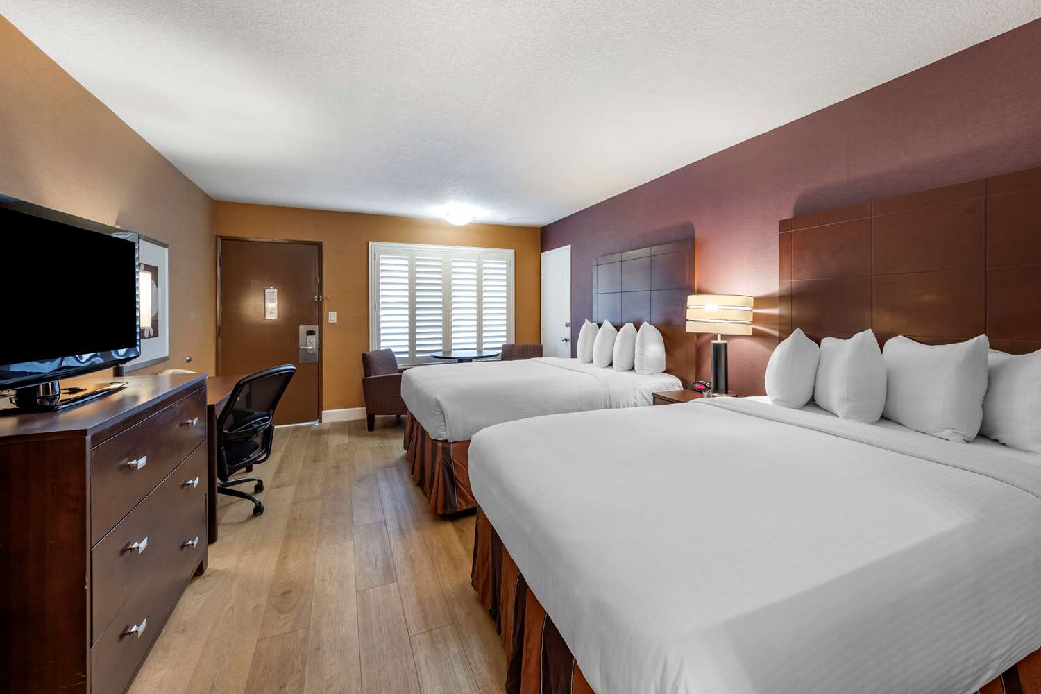 Best Western Plus Stovall's Inn 7/36