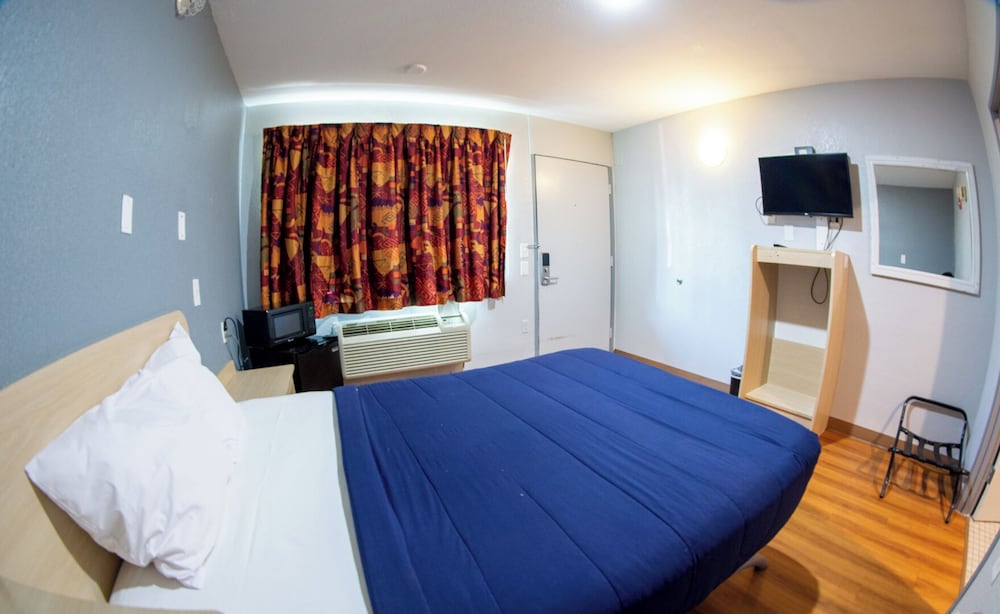 AMERICAS BEST VALUE INN 17/53