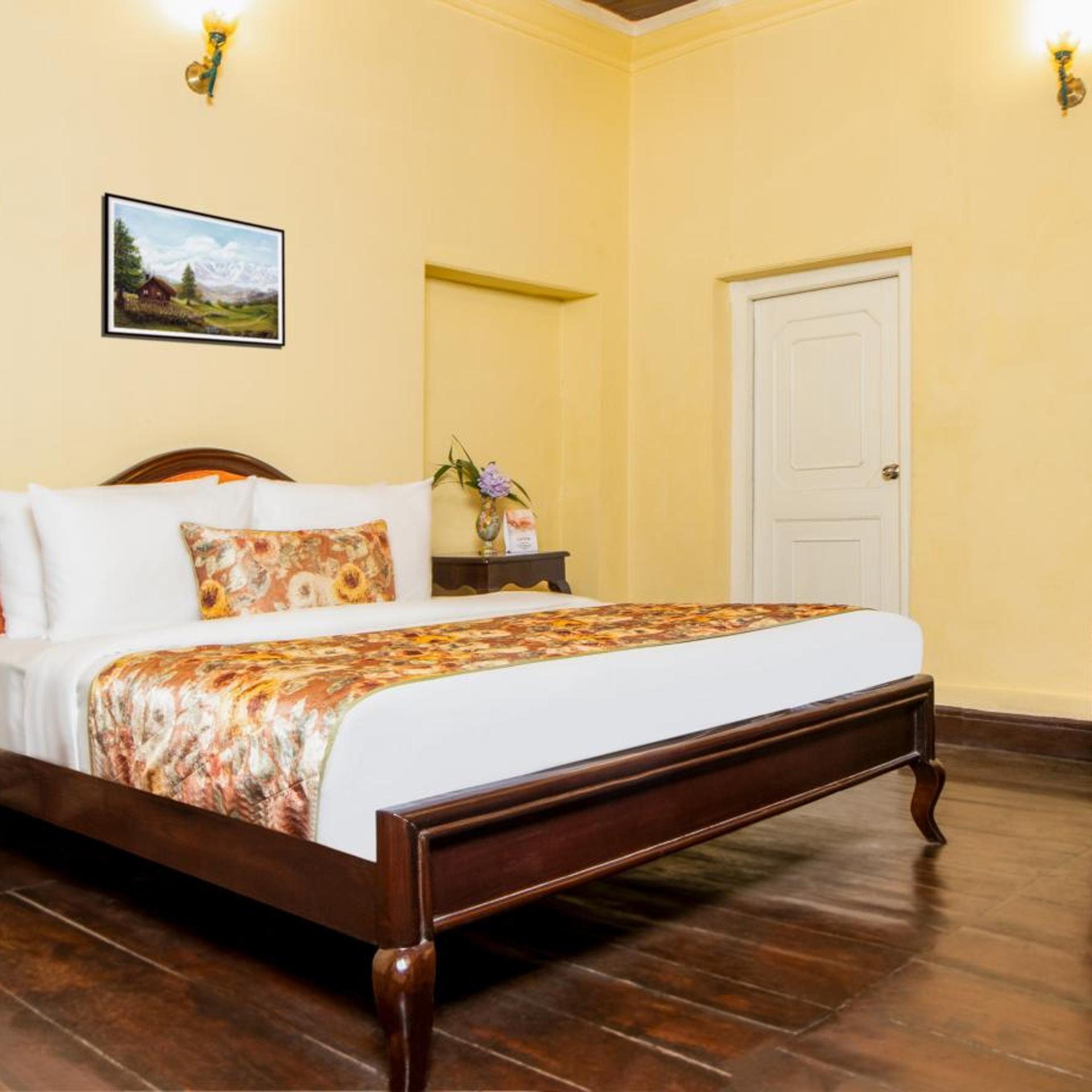 Heritage, Suite, King Bed, with View