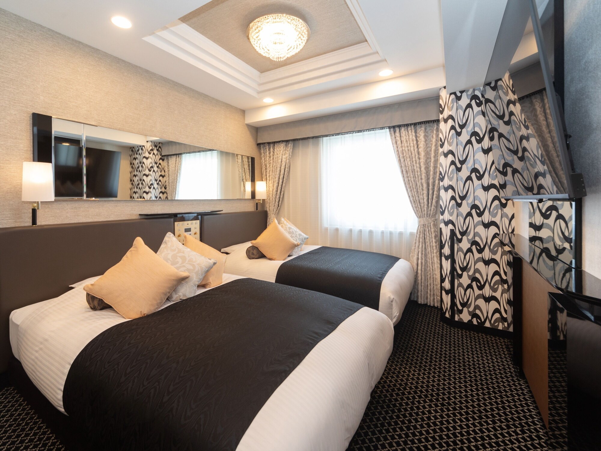 DELUXE, TWIN BEDS