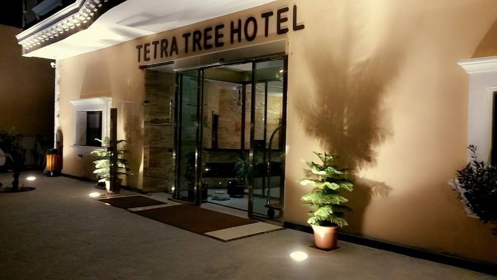 Tetra Tree Hotel 3/43