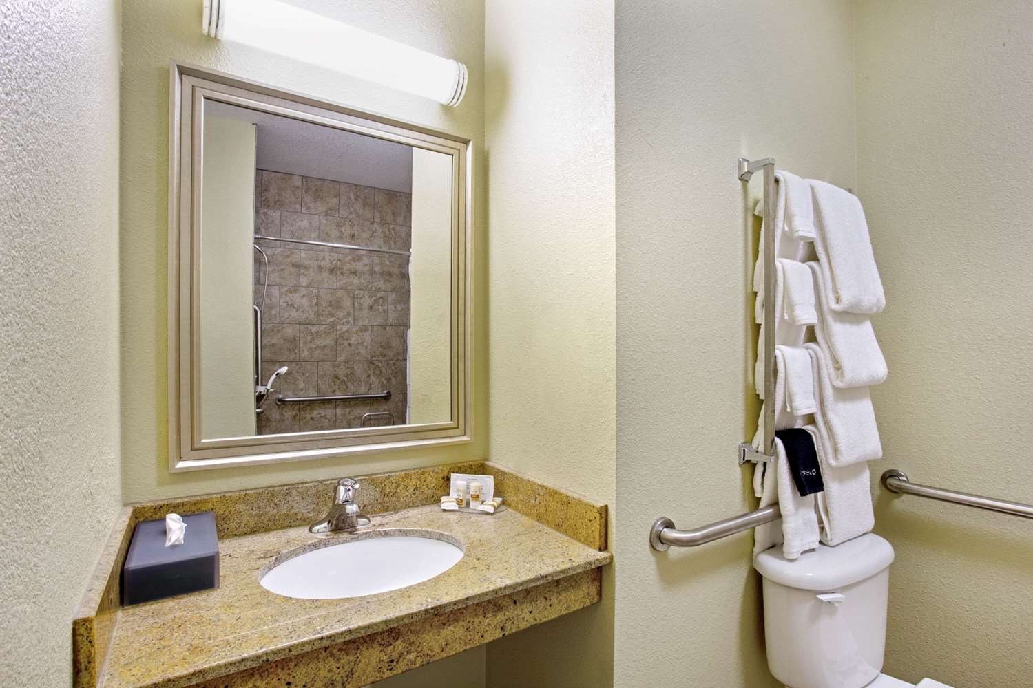 La Quinta Inn & Suites by Wyndham Bismarck 61/62