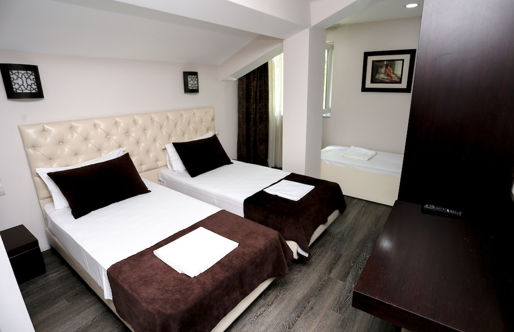 HOTEL TOWN HOUSE 8/36