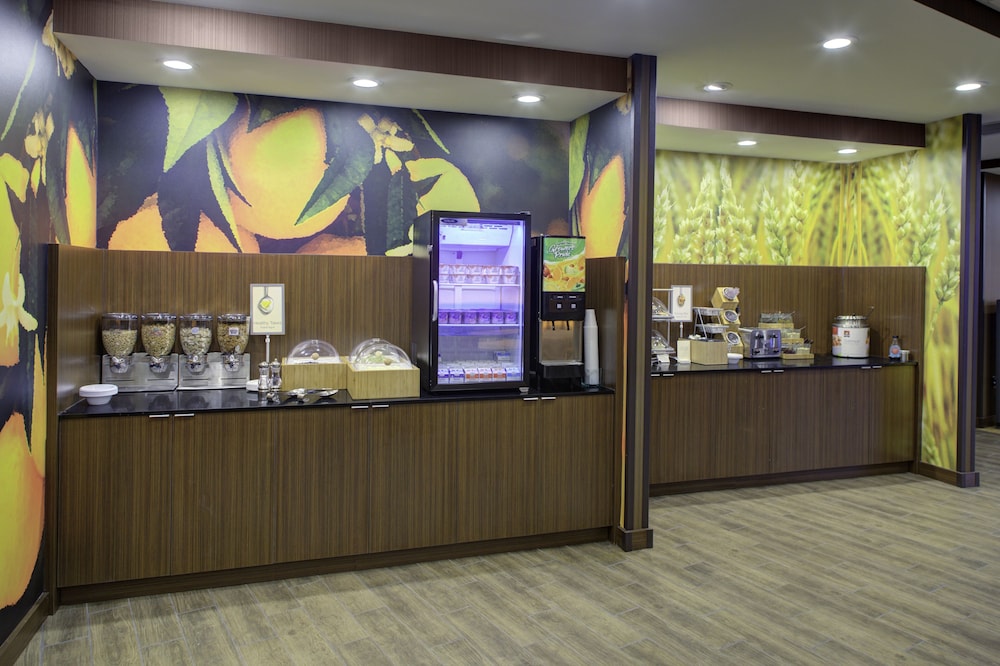 Lobby at FAIRFIELD INN & SUITES DETROIT CANTON, CANTON - MI