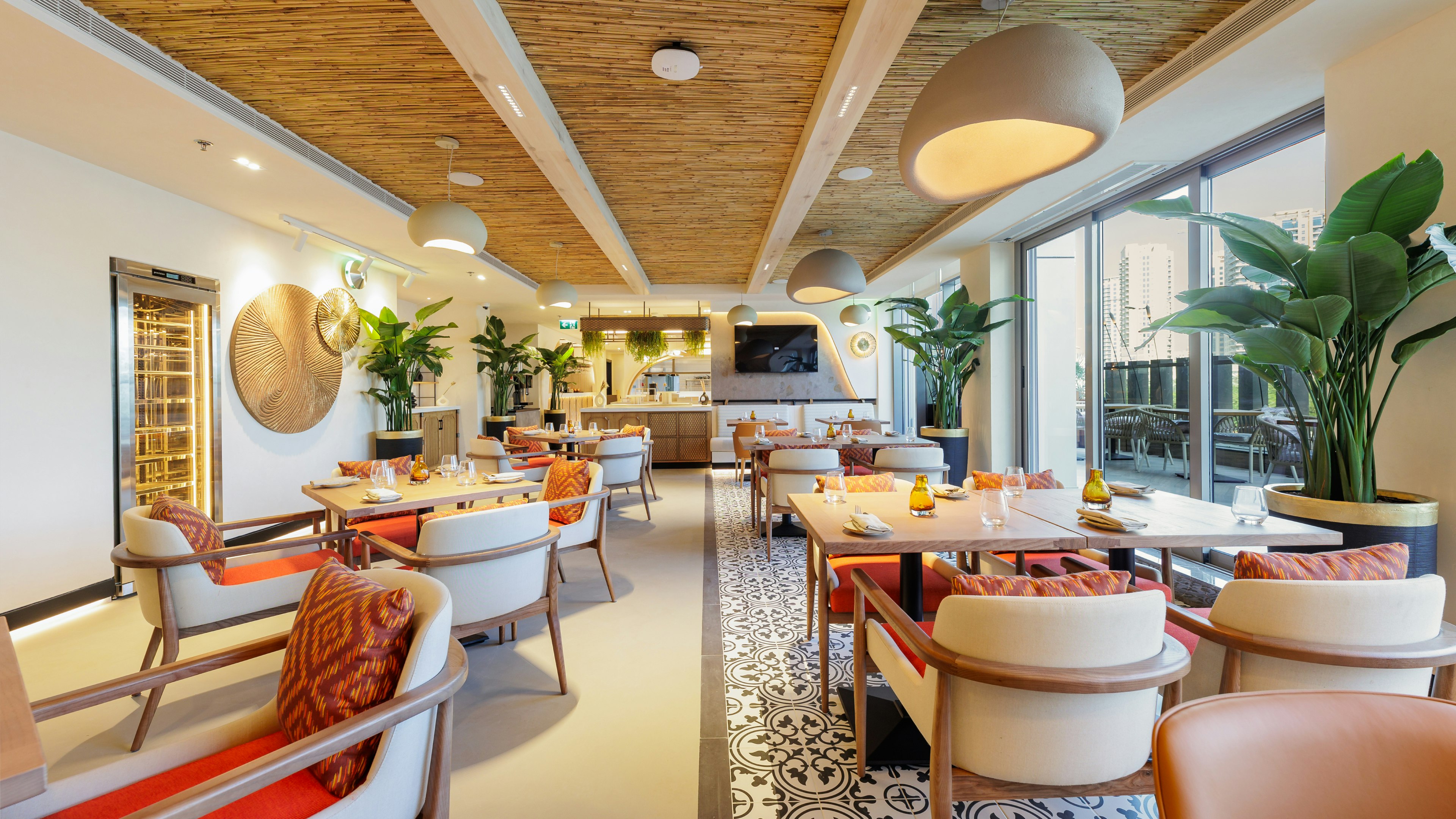 Holiday Inn Dubai Village Circle 20/23