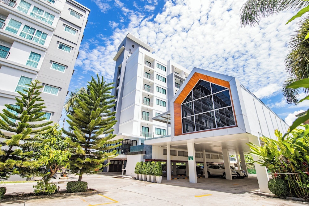 Phavina Hotel & Grand Boutique Rayong 4/72
