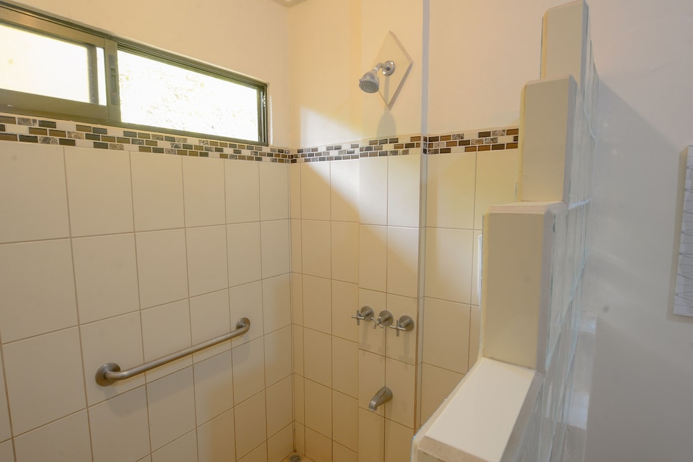Hotel Cerro Lodge 49/50