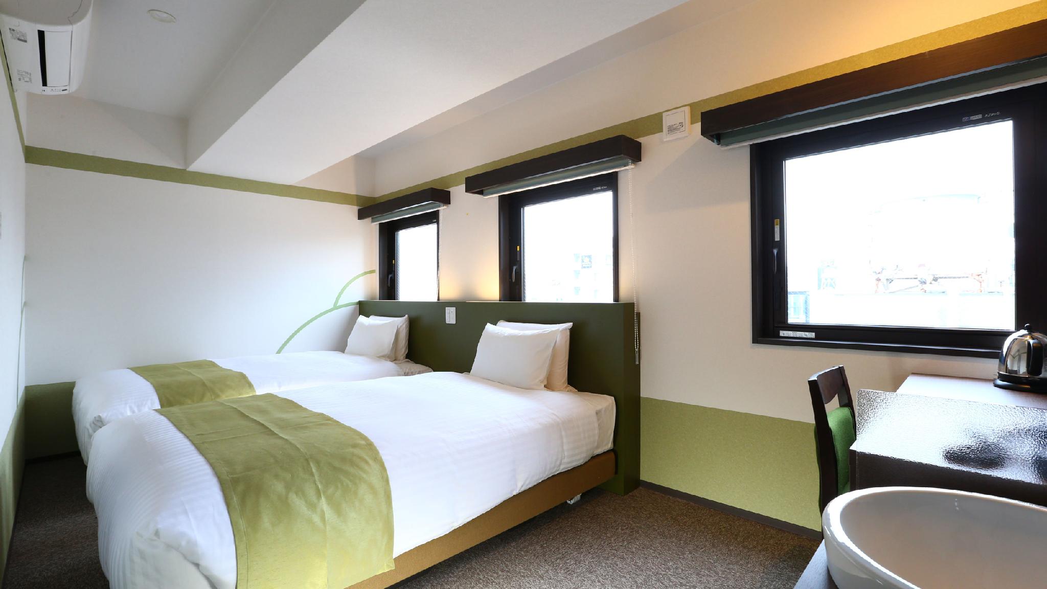 Female Only, Standard, Twin Beds
