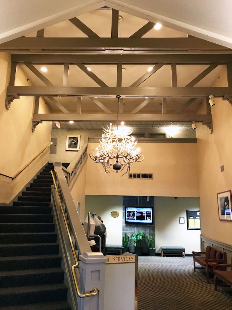 Lobby at Coast Inn at Lake Hood, ANCHORAGE - AK