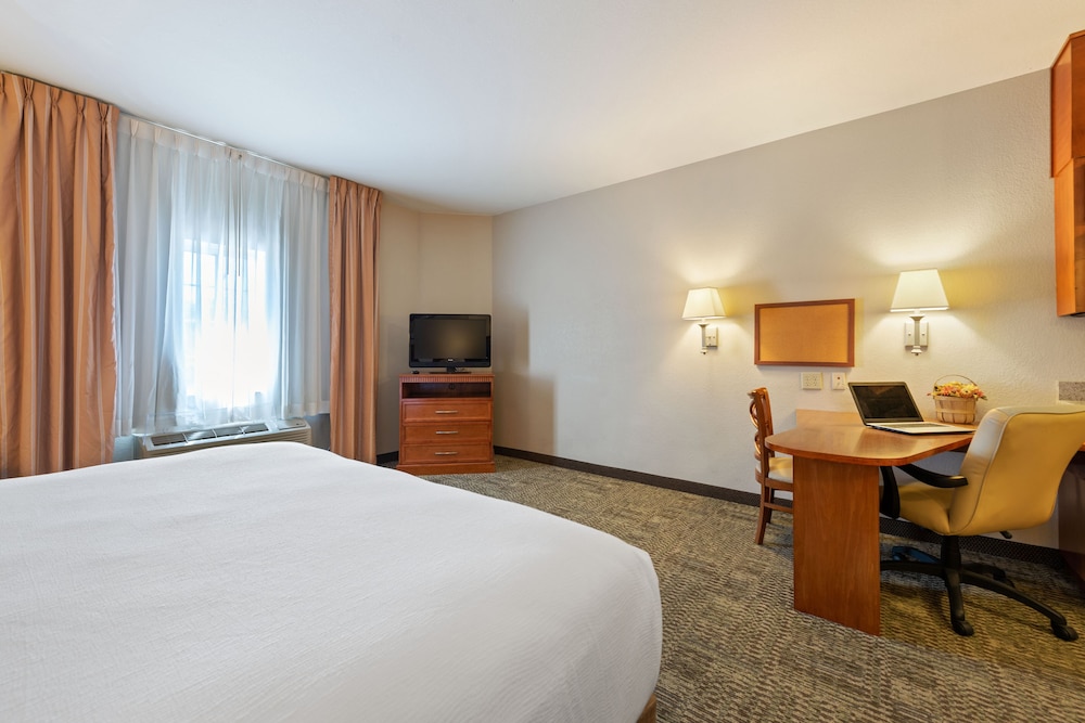 Candlewood Suites Houston Kingwood 11/59