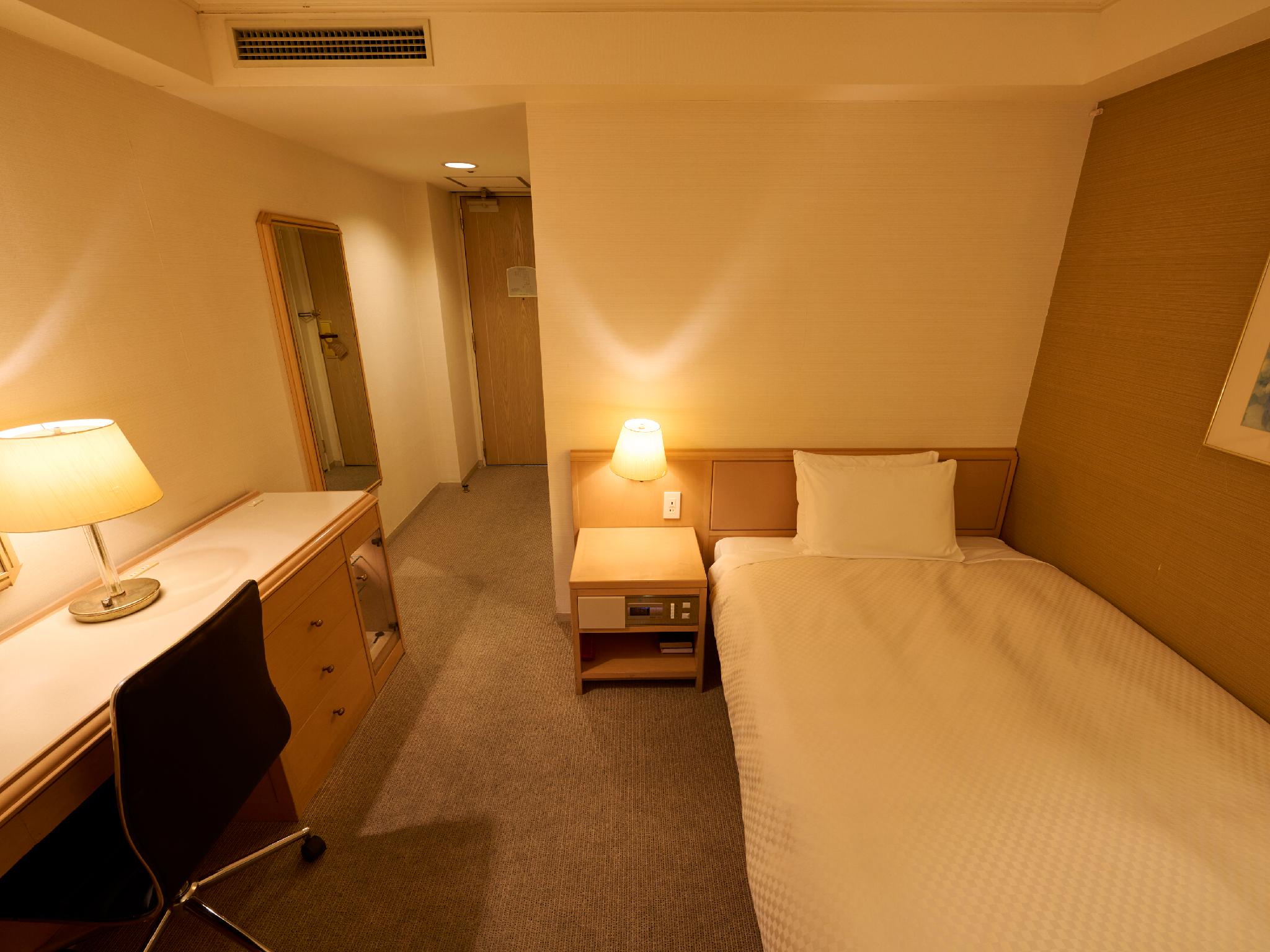 Semi Room, Single Bed, Semi Double Bed 2/2
