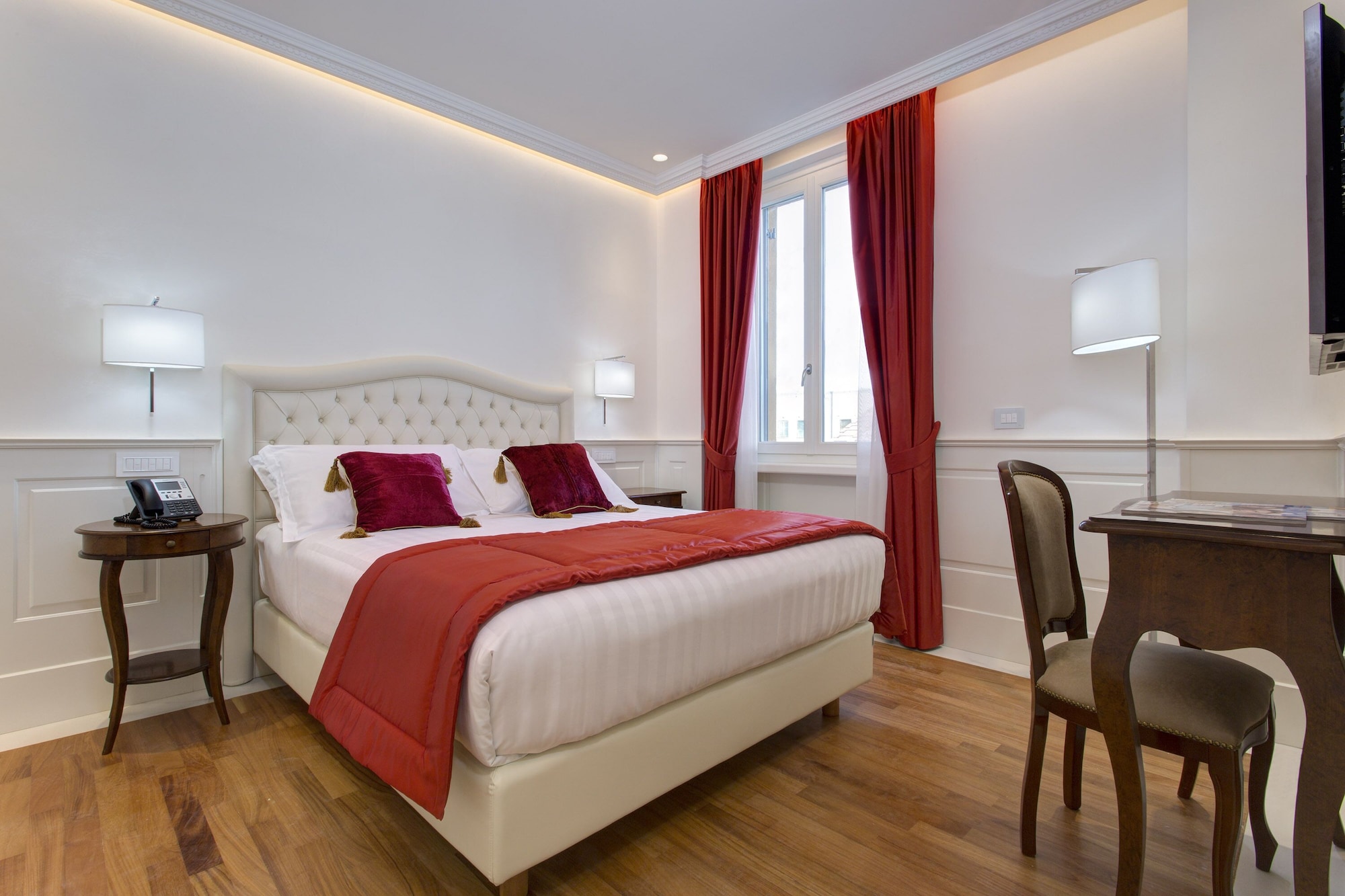 DELUXE, SUITE