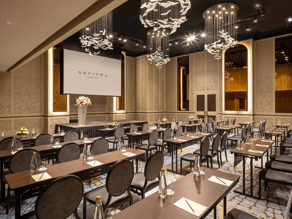 Sofitel Saigon Plaza Hotel 39/50