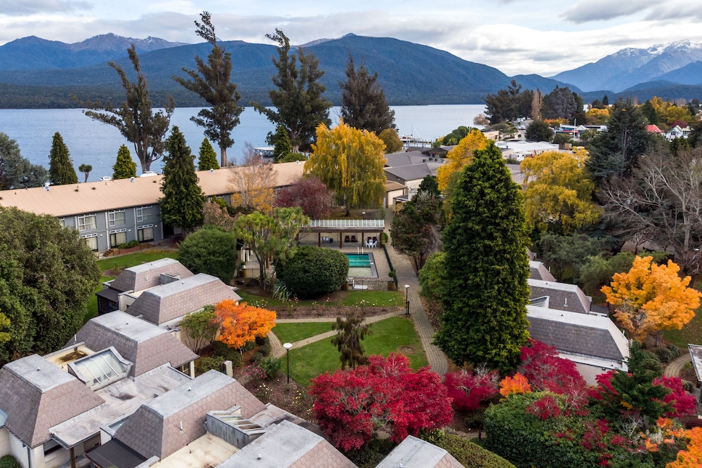 Distinction Te Anau Hotel and Villas 63/68