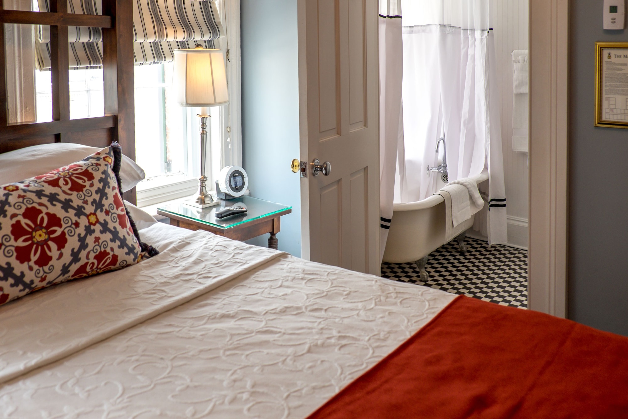 CLASSIC, QUEEN BED