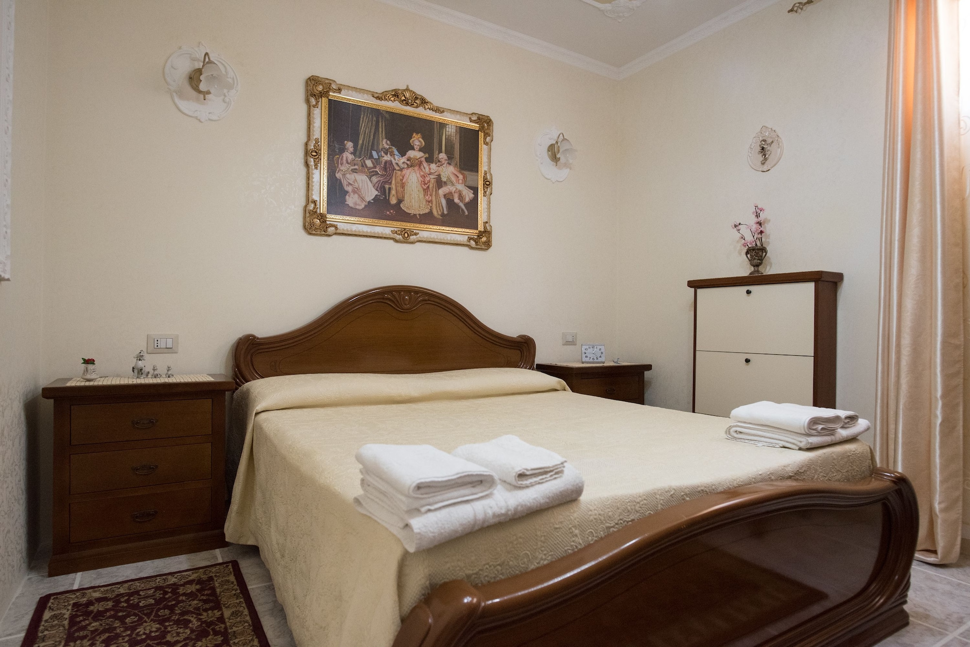 3 Bedrooms, House, Quadruple, 1 Queen and 4 Single Beds, 2 Bathrooms