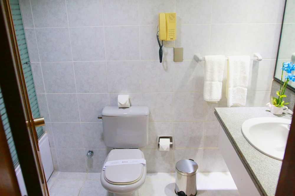 Yotau All Suites Hotel 12/50