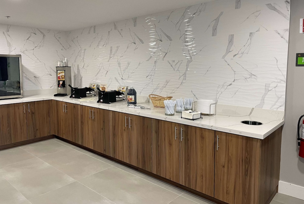 Hawthorn Extended Stay by Wyndham Springdale 5/34