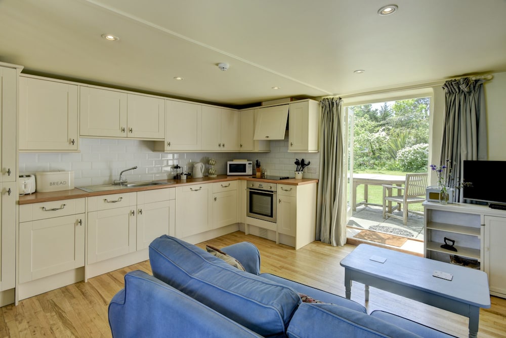 Munden House 24/50