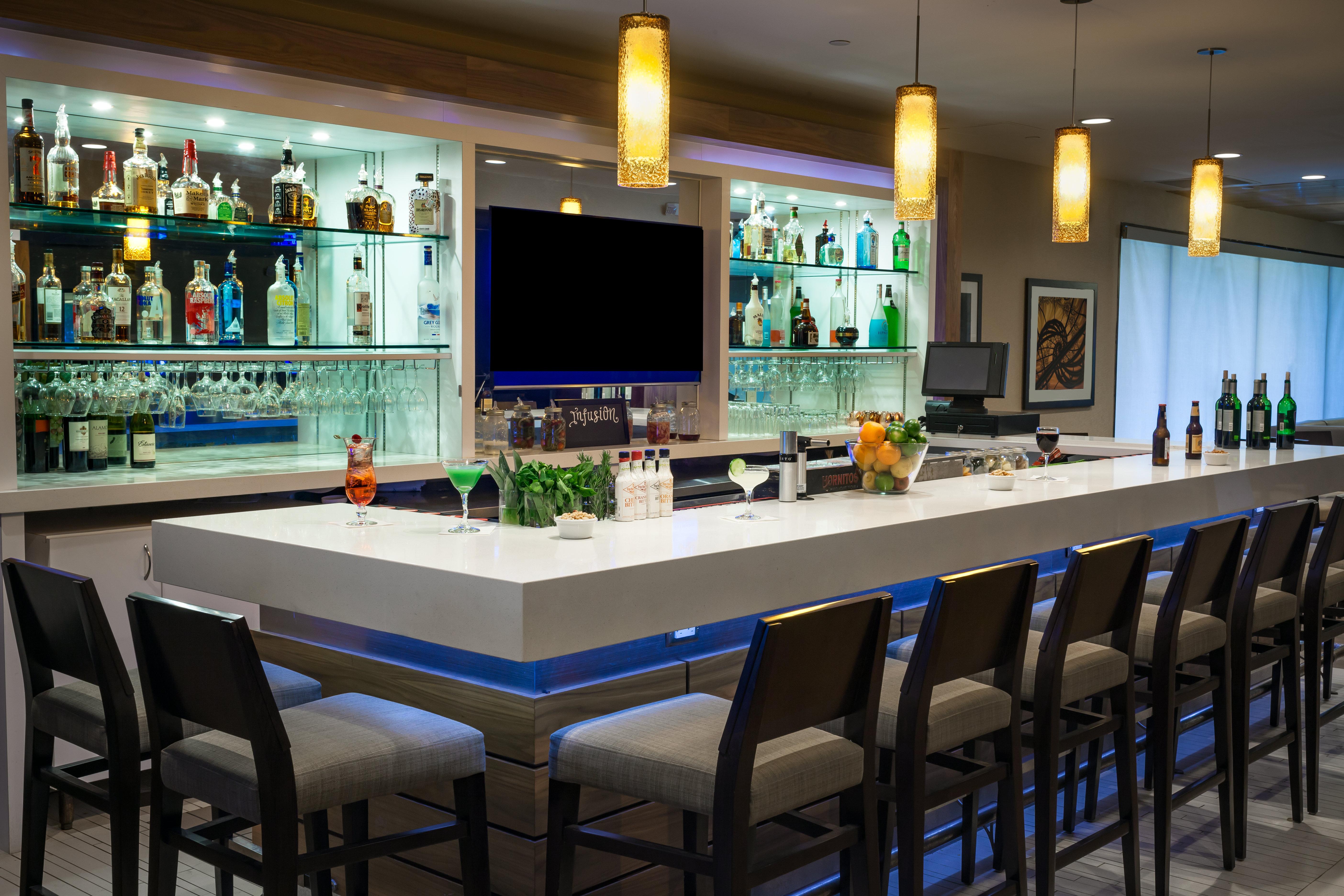 HOLIDAY INN SAN ANTONIO DOWNTOWN - MARKET SQUARE 18/27