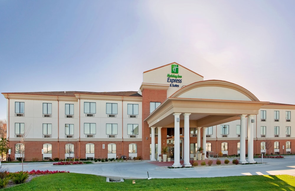 Holiday Inn Express Hotel And Suites St Charles 1/56