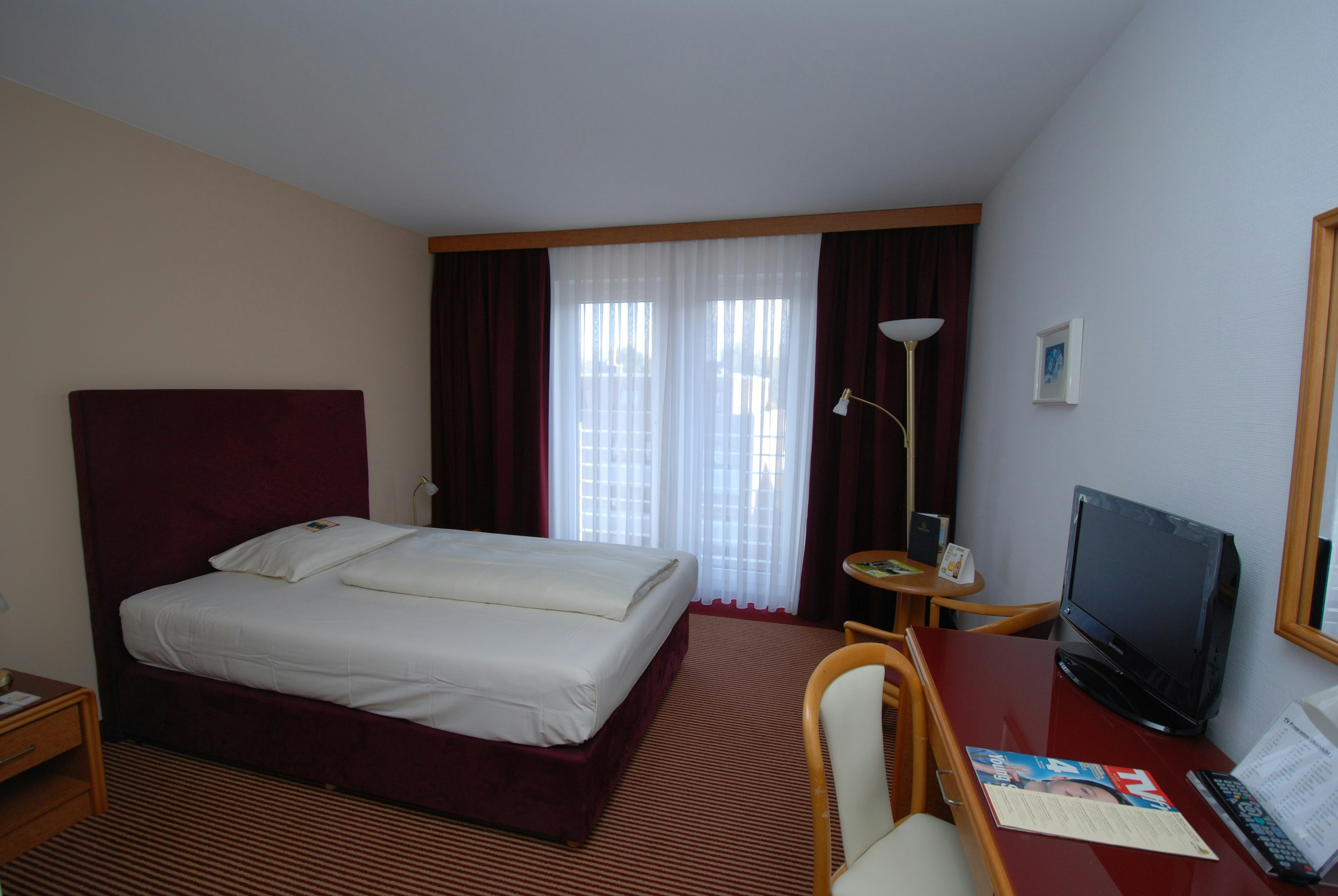 HK Hotel Dusseldorf City 10/26
