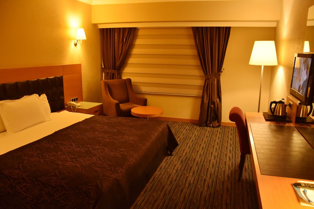 غرفة فاخرة بسرير كوين وسرير فردي، Grand Simay Hotel 2/4