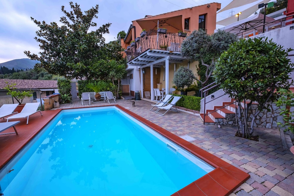 Casa Rossa 65/71