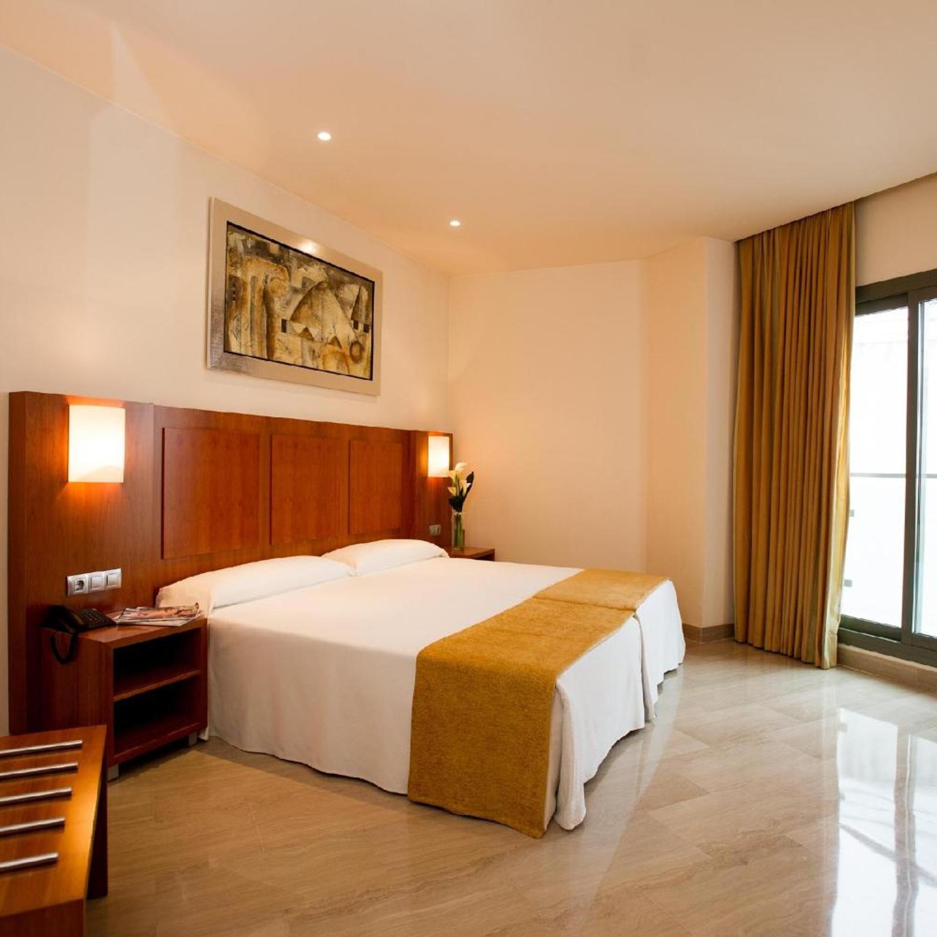 Room, Triple