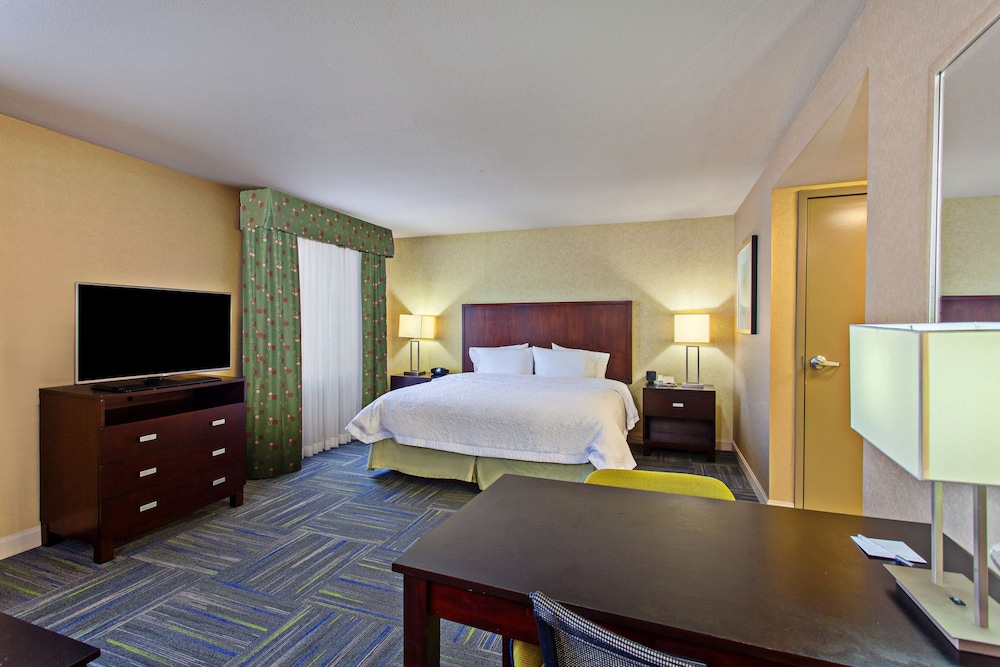 Hampton Inn Suites Merced 7/28