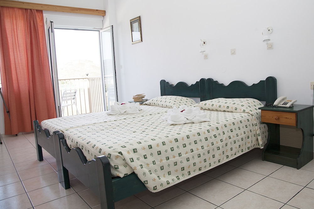 Hotel Athinoula 19/66