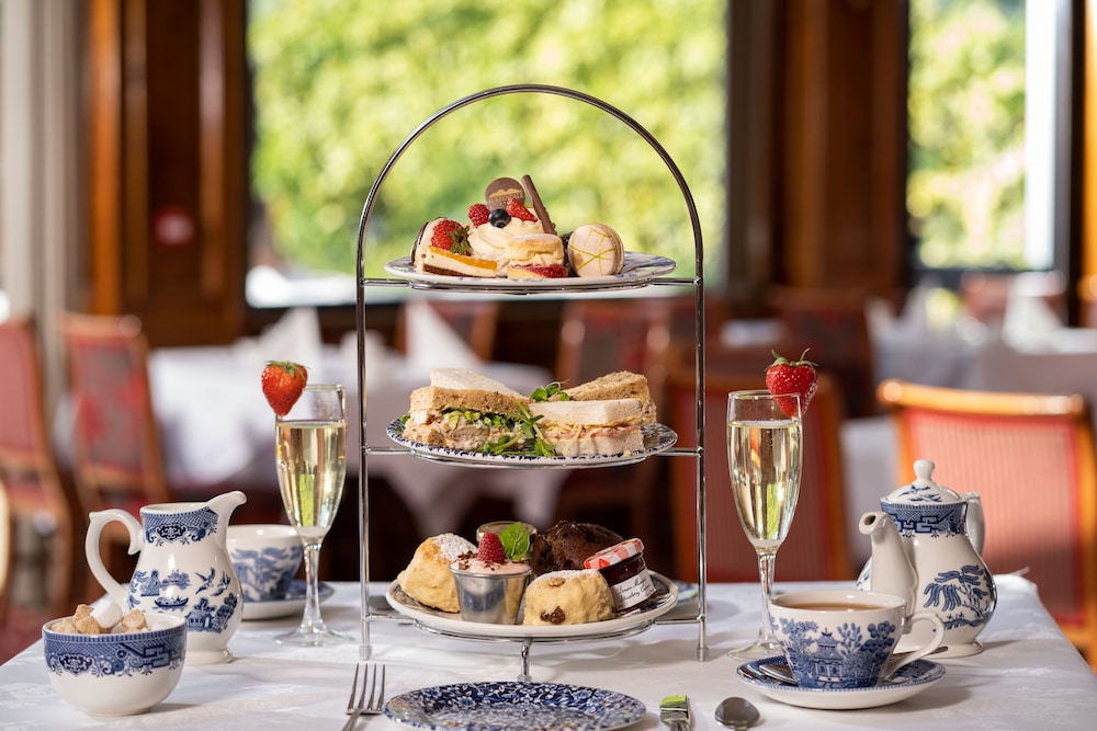 Burrendale Hotel Country Club & Spa 32/36