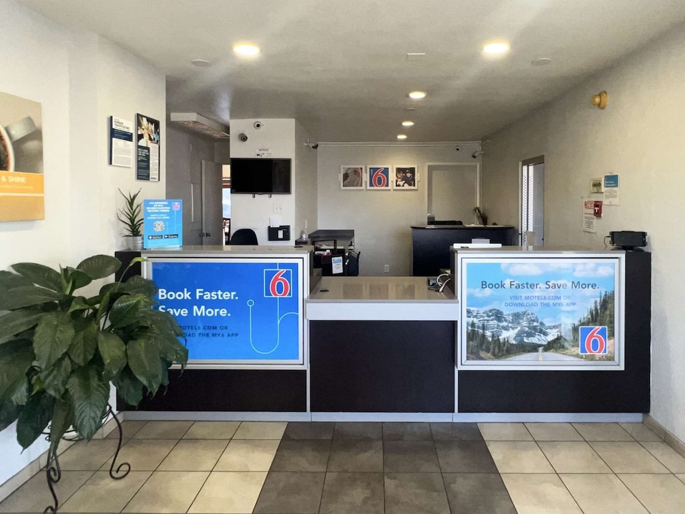 Motel6 Tulare, CA 11/60