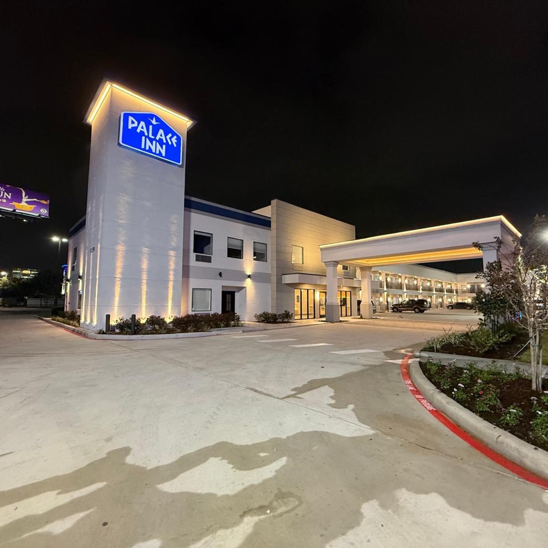 Palace Inn Blue 290 W 43rd & Bingle Rd 8/14