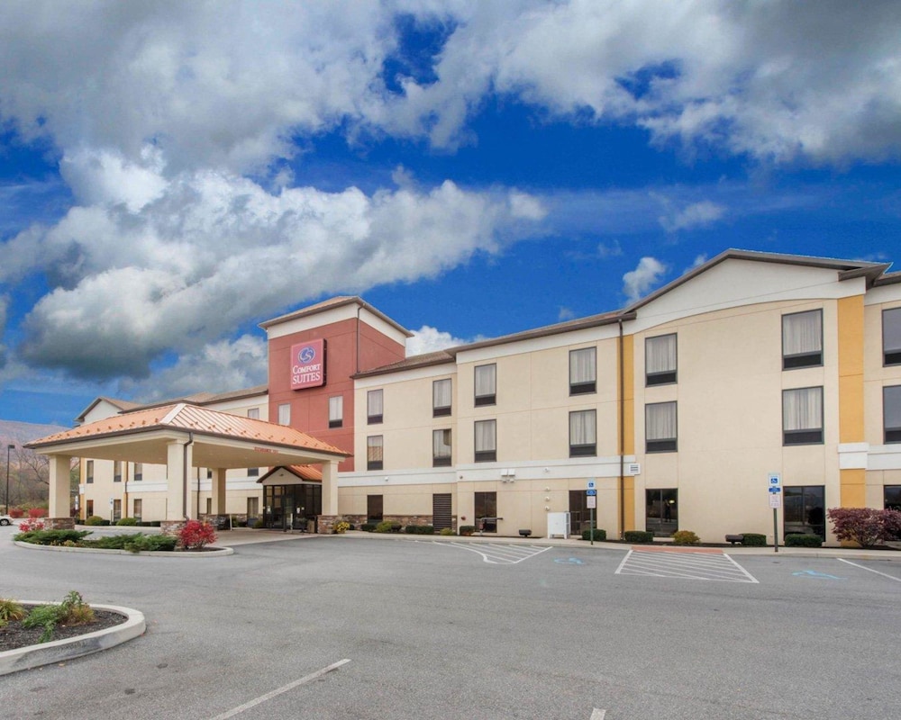 Comfort Suites Altoona North 1/32