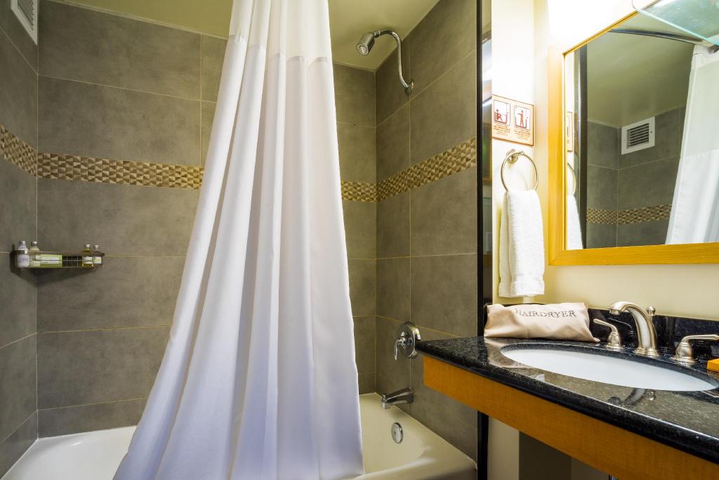 Cosmopolitan, Family، Vive Hotel Waikiki 3/3