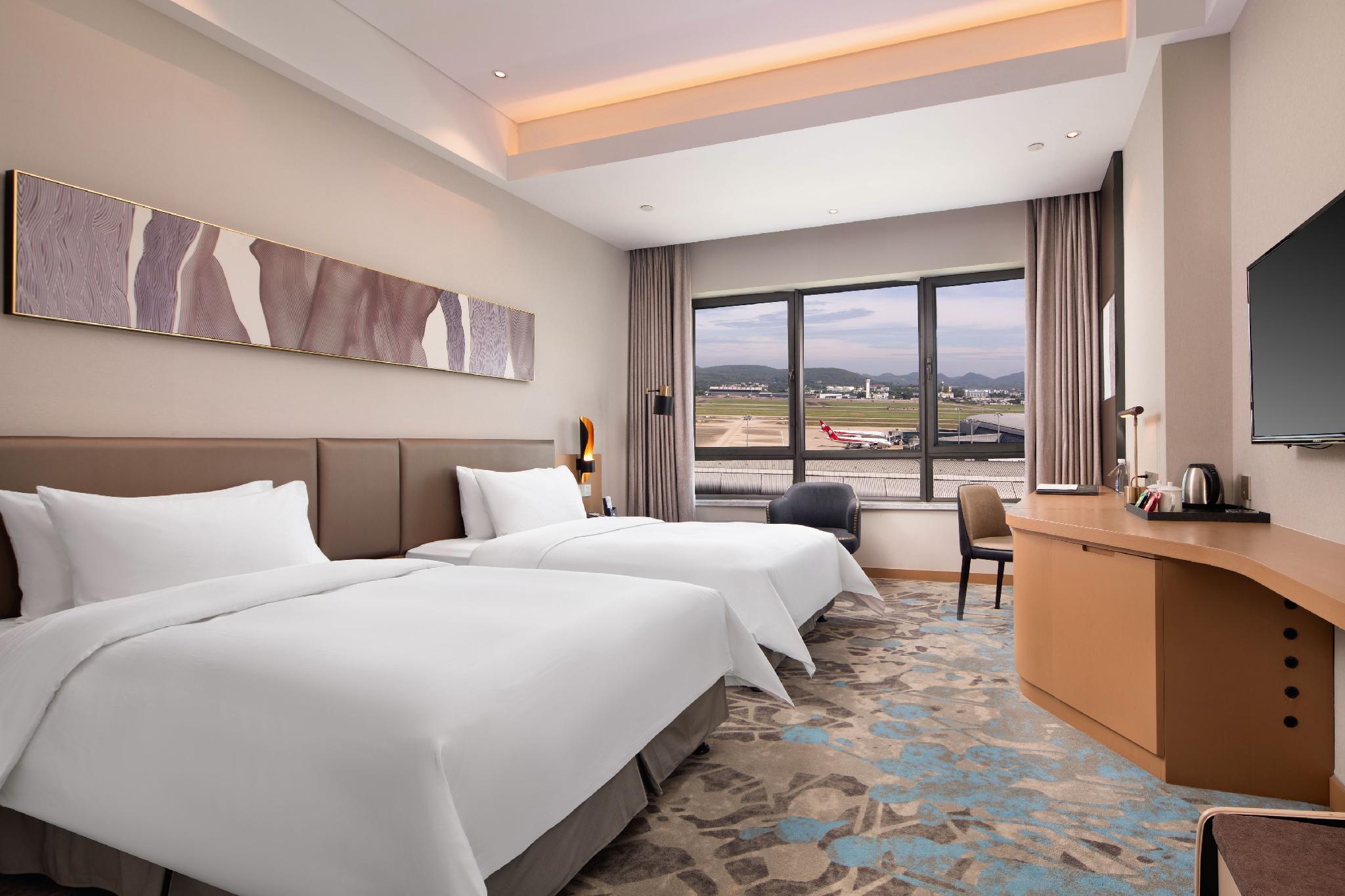 Delphi Sky Hotel 8/23