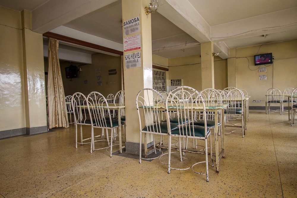 Seldom Hotel 15/18