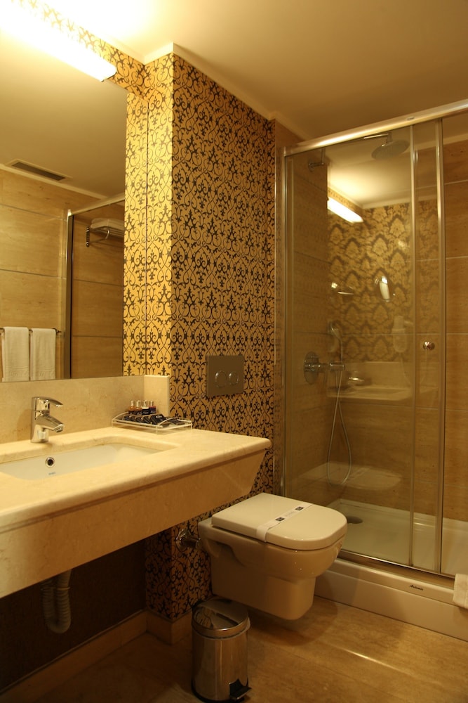 Armis Hotel 47/50