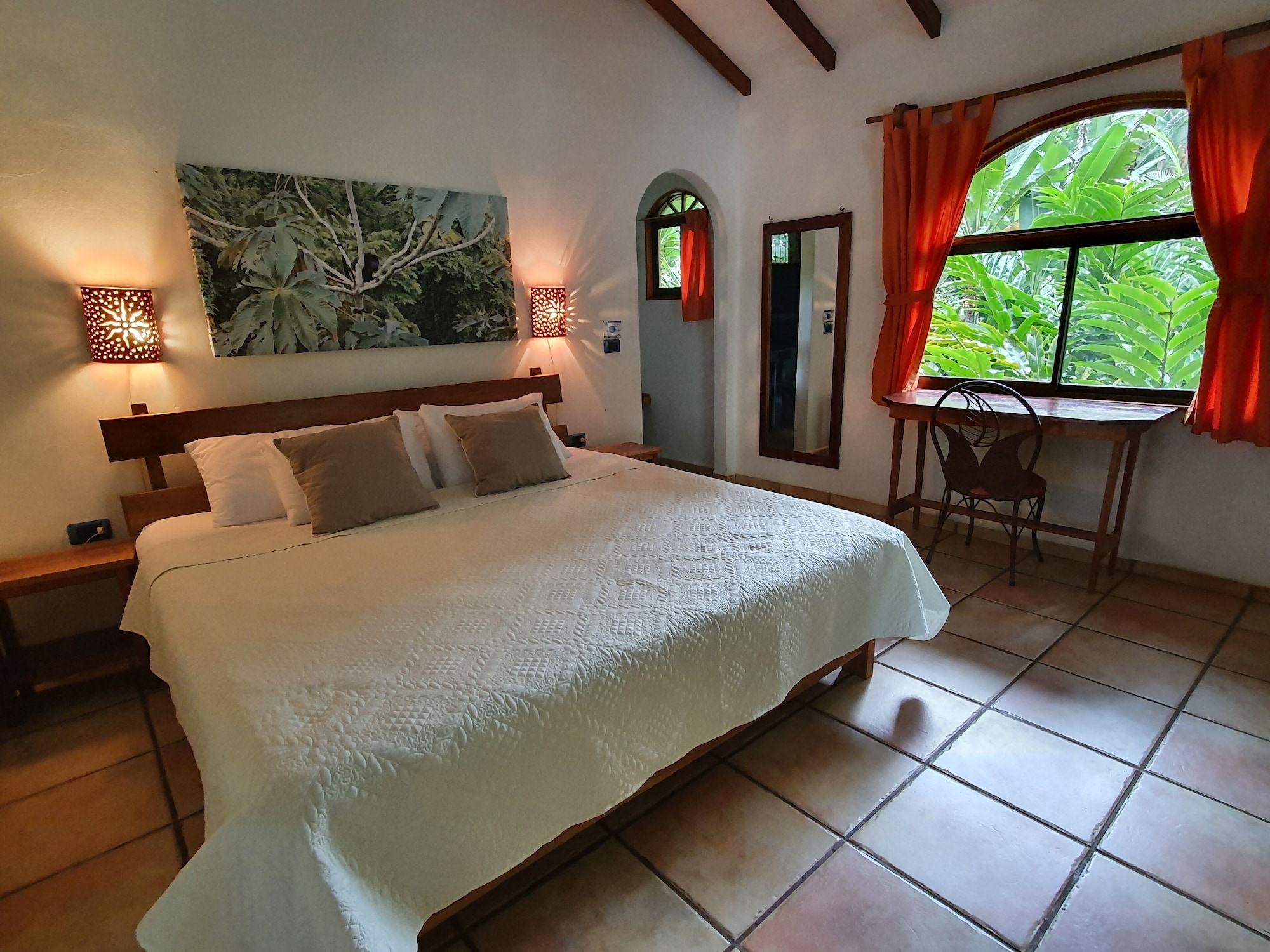 غرفة سوبيريور بسرير كينج بإطلالة على الحديقة، Cariblue Beach Jungle Resort 9/10