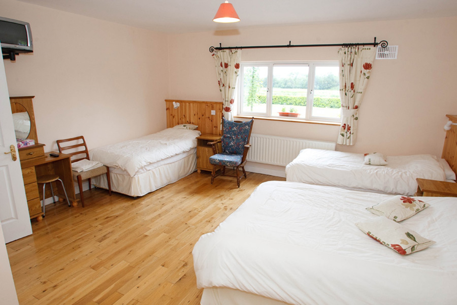 Dun Cromain Bed & Breakfast 6/22