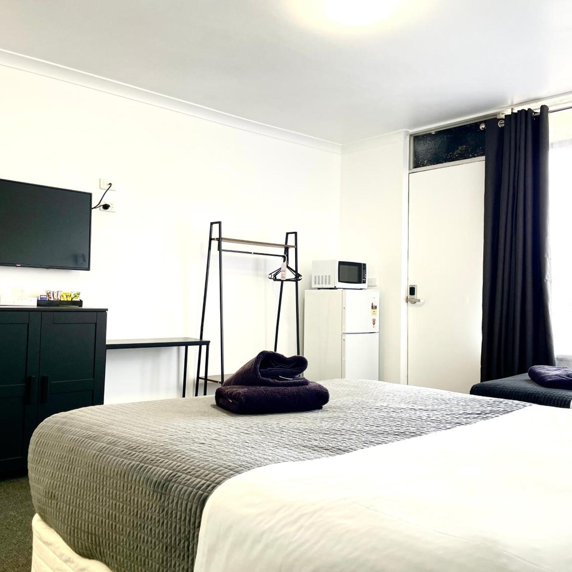 AVENUE MOTEL 14/49