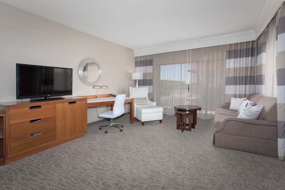 Crowne Plaza Phoenix Chandler Golf Resort 33/61