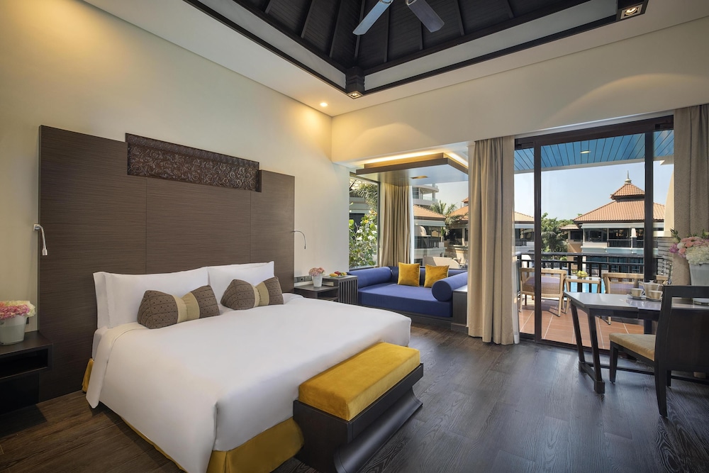 DELUXE, LAGOON VIEW, BALCONY