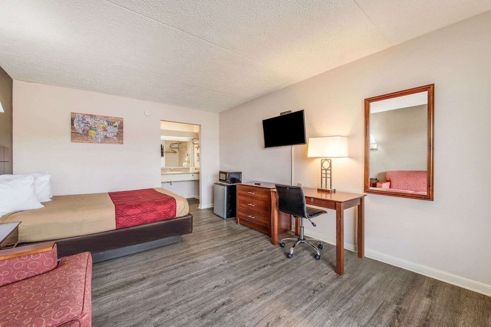 Econo Lodge Eden, NC 15/29