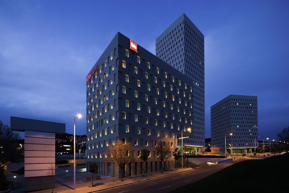 Ibis Barcelona Santa Coloma 2/43