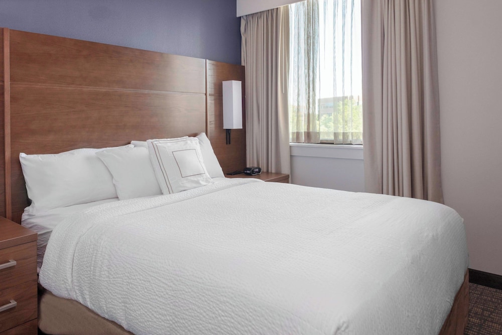 1 BEDROOM, SUITE, ACCESSIBLE