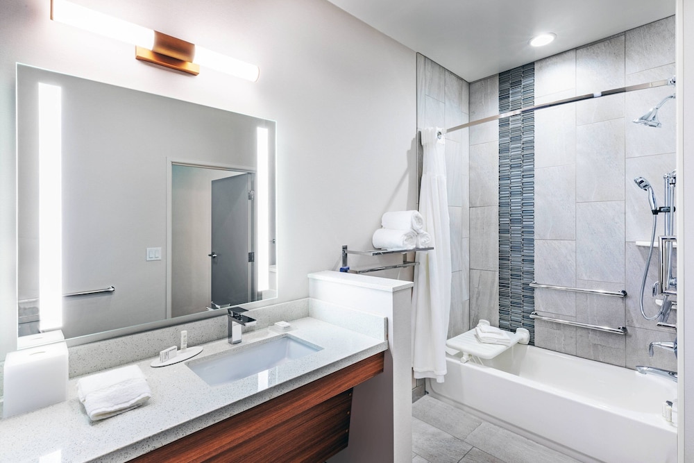 Fairfield Inn & Suites by Marriott Aberdeen 13/38