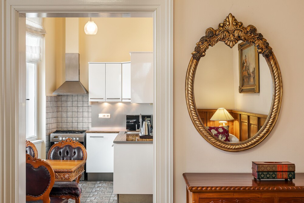 Apartments by BHG 4/48