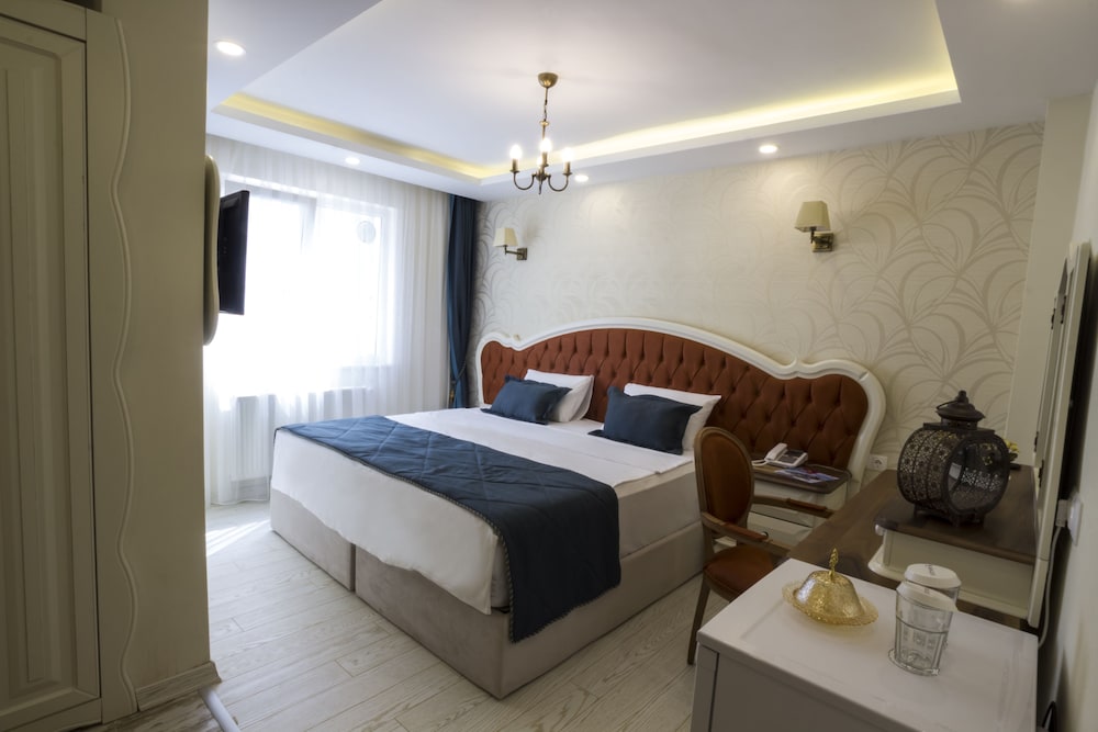 Andalouse Airport Suite Hotel 25/50